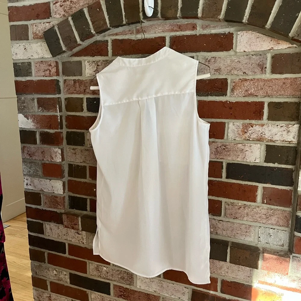 MICHAEL KORS  White Sleeveless Blouse with Zipper Pockets NWOT